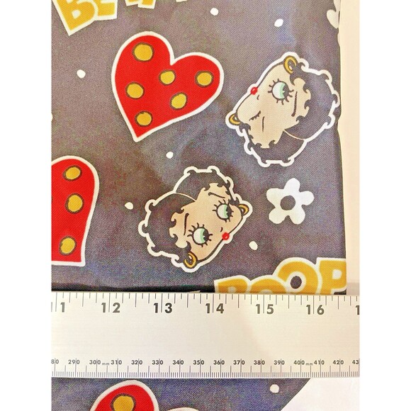 Betty Boop Hearts Kisses Novelty XL Black Red Waterproof Travel Weekend Zip Bag - Picture 16 of 16